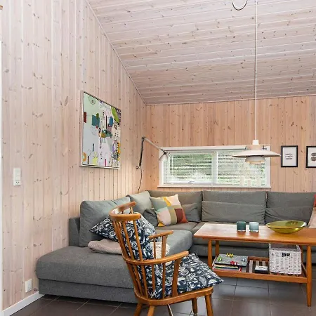 Three-bedroom Holiday In Ulfborg 16 *